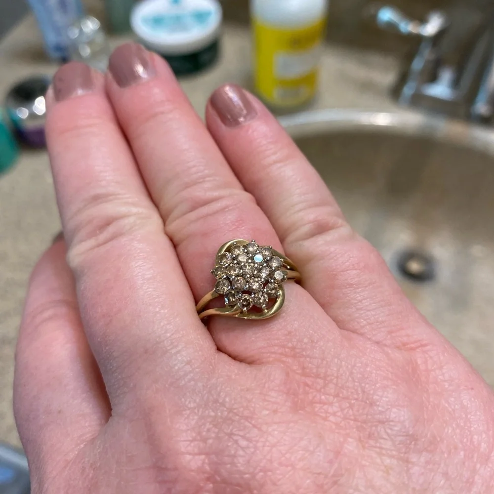 10k yellow gold diamond ring - Picture 5 of 8